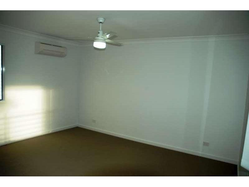 2/85 Whiting Street, Labrador QLD 4215