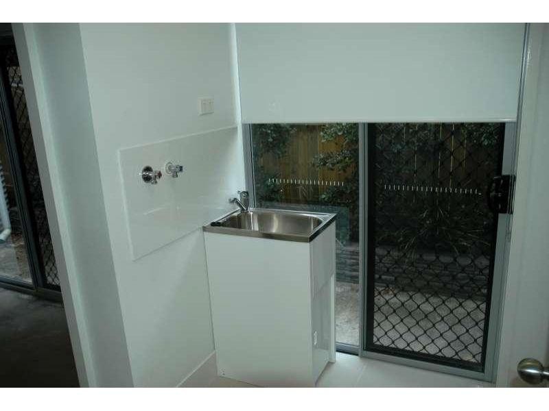 2/85 Whiting Street, Labrador QLD 4215