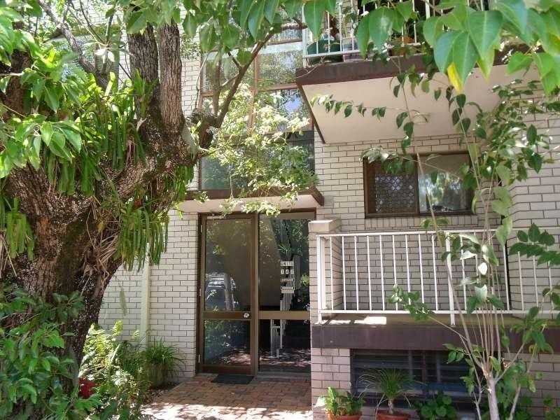 4/1 Waverley Street, Southport QLD 4215