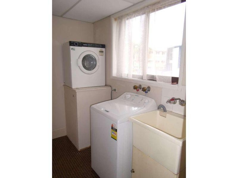 4/1 Waverley Street, Southport QLD 4215