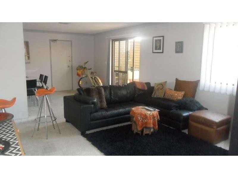 6/3 Ahern Street, Labrador QLD 4215