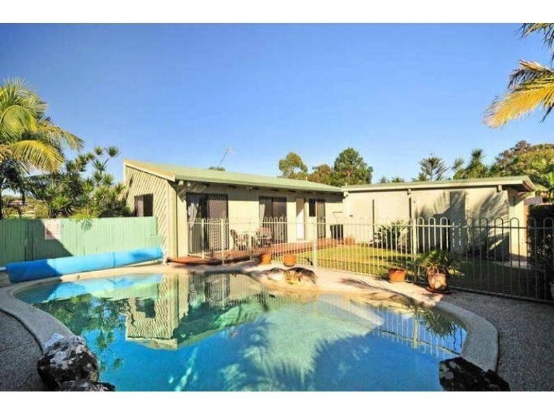 27 Bob Barnard Drive, Tugun QLD 4224