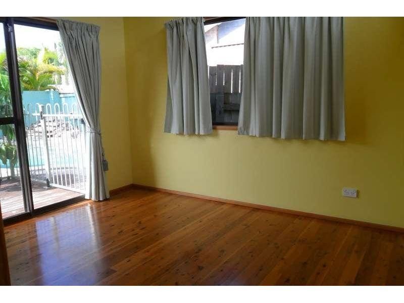 27 Bob Barnard Drive, Tugun QLD 4224