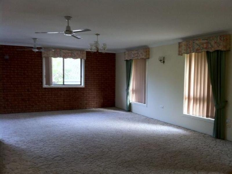 3 Sara Street, Ashmore QLD 4214