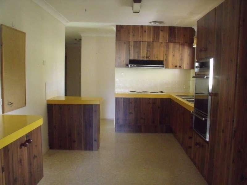 3 Sara Street, Ashmore QLD 4214