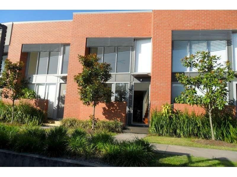 10 Little Blue Lane, Varsity Lakes QLD 4227