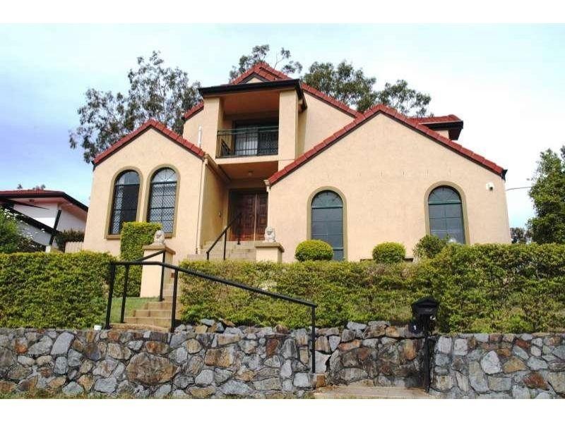 1 Chichester Drive, Arundel QLD 4214