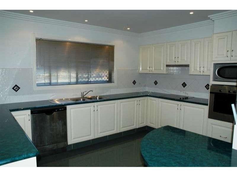 1 Chichester Drive, Arundel QLD 4214