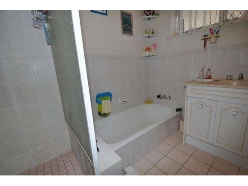 172 Heeb Street, Benowa QLD 4217