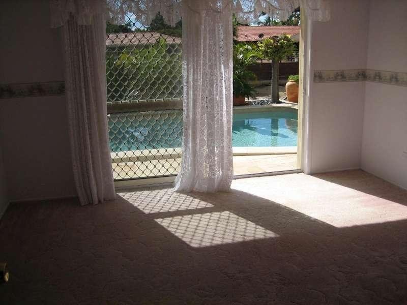 37 Poinciana Boulevard, Broadbeach Waters QLD 4218