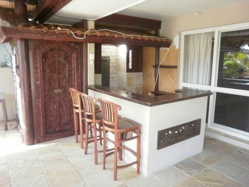 37 Poinciana Boulevard, Broadbeach Waters QLD 4218