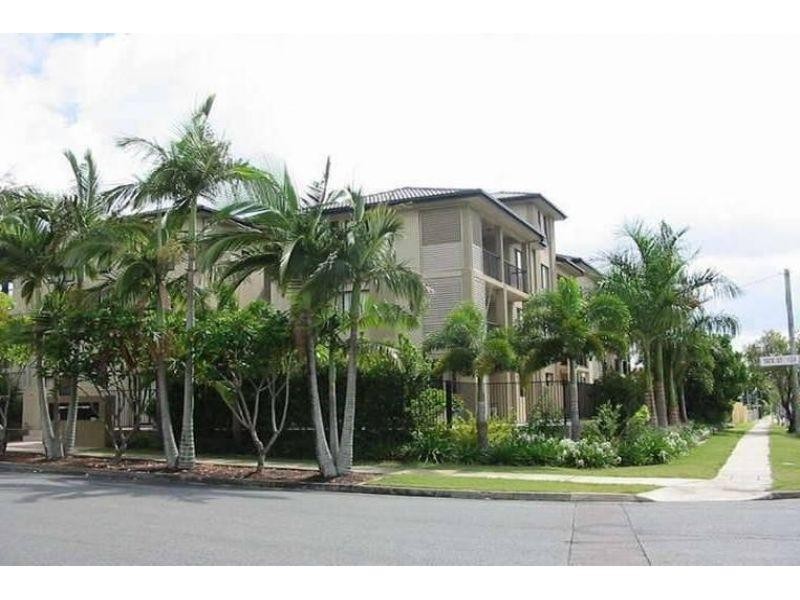 1/3 Tate Street, Southport QLD 4215