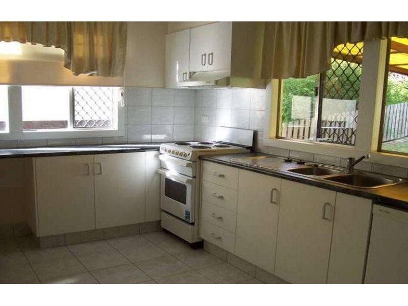 14 Kathleen Avenue, Southport QLD 4215