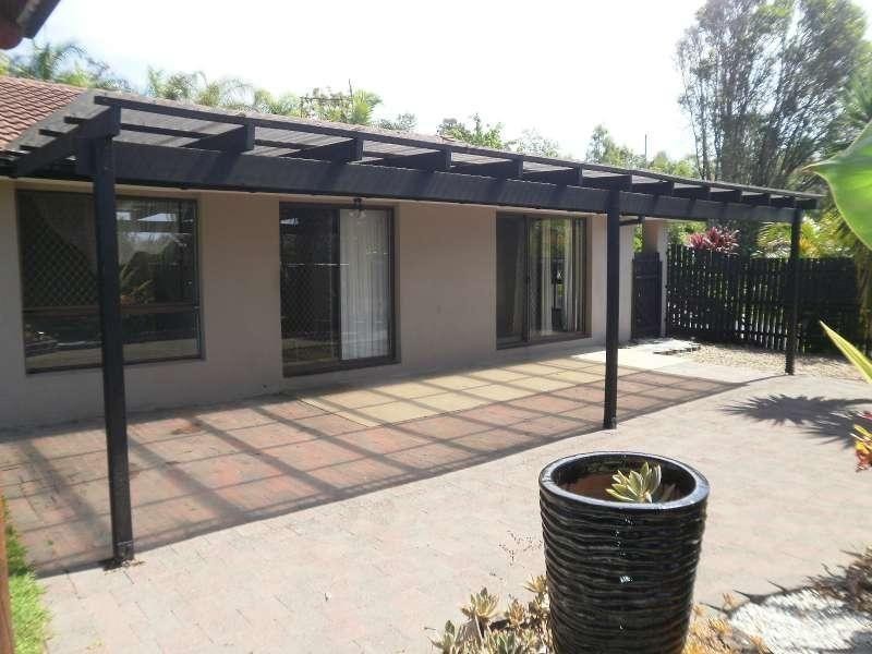 8 Clutha Court, Highland Park QLD 4211