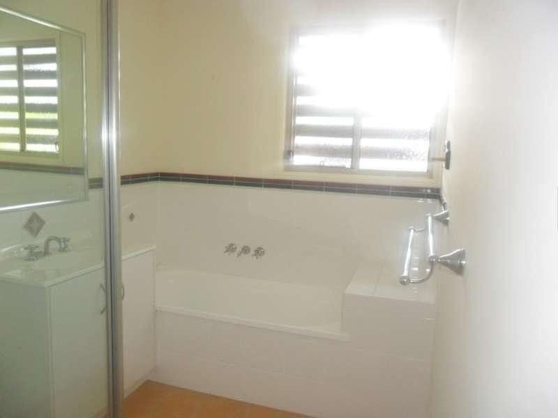 2/15 Harley Street, Labrador QLD 4215