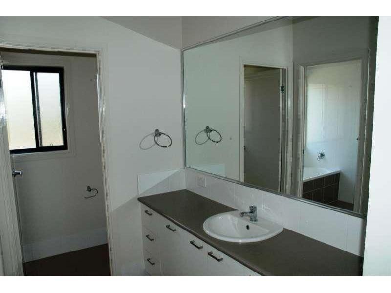 10 Hetchy Street, Upper Coomera QLD 4209