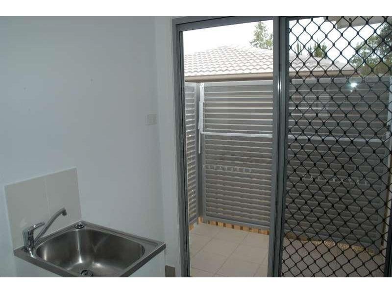 24/111 McAuley Parade, Pacific Pines QLD 4211