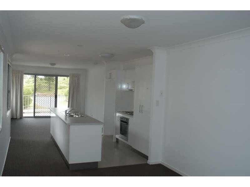 24/111 McAuley Parade, Pacific Pines QLD 4211