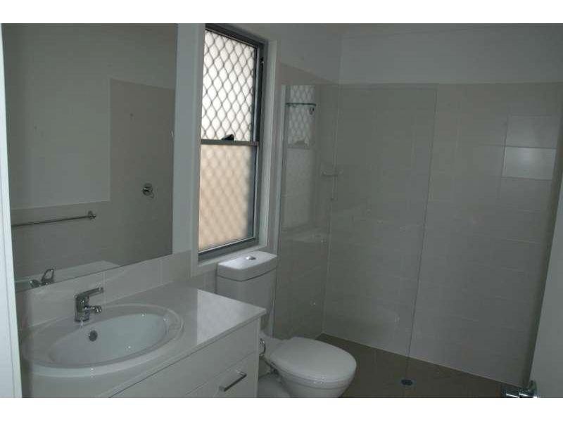 24/111 McAuley Parade, Pacific Pines QLD 4211