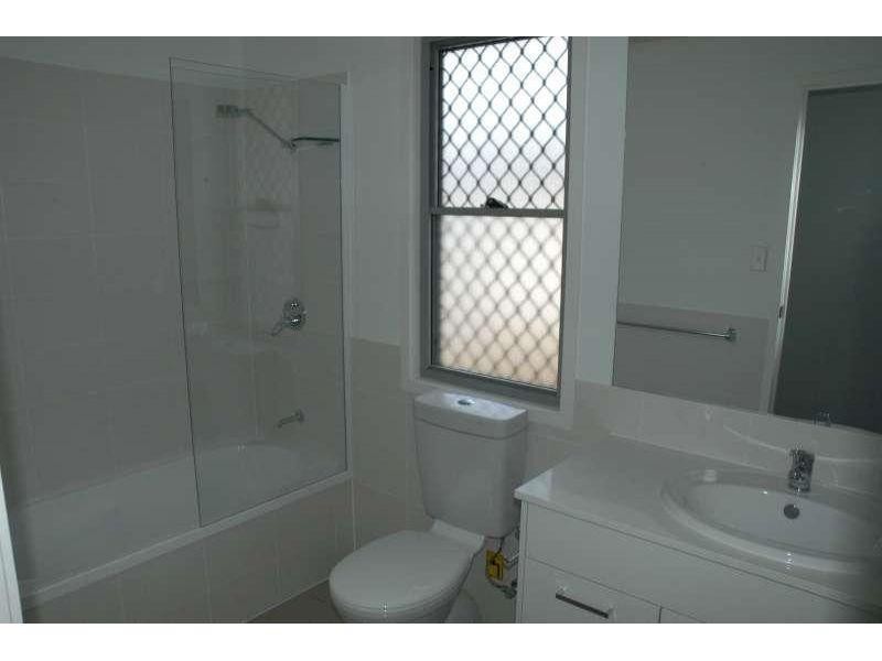 24/111 McAuley Parade, Pacific Pines QLD 4211