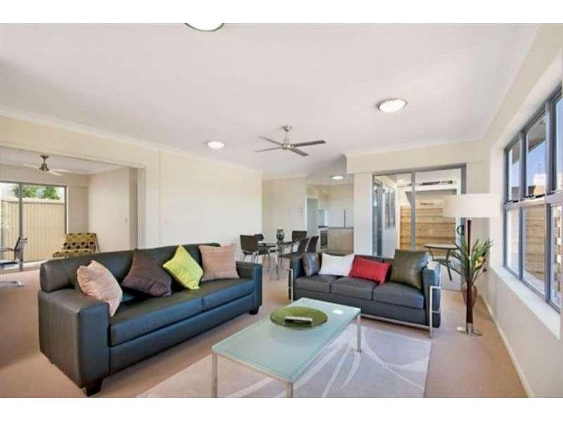 2/1 Hinterland Drive, Mudgeeraba QLD 4213