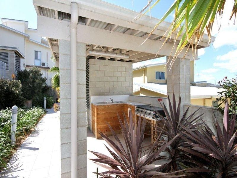 2/1 Hinterland Drive, Mudgeeraba QLD 4213