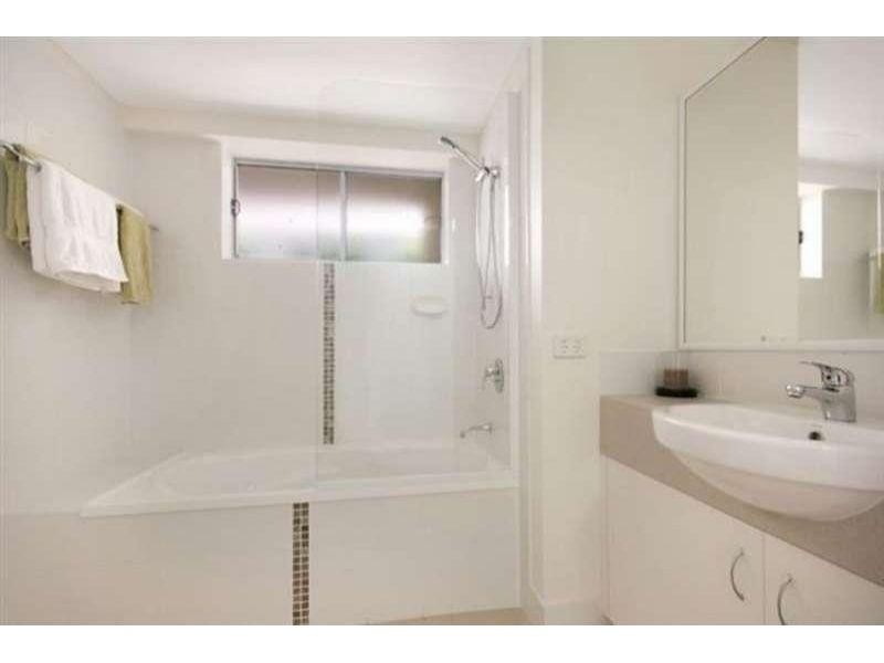 2/1 Hinterland Drive, Mudgeeraba QLD 4213