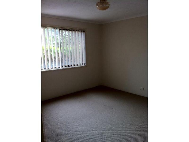 1/14 Brett Avenue, Labrador QLD 4215
