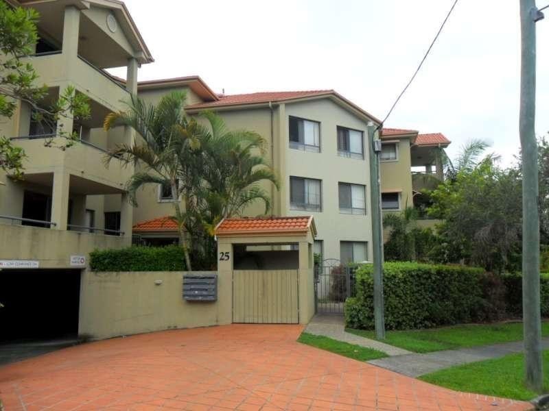 3/25 Chester Terrace, Southport QLD 4215