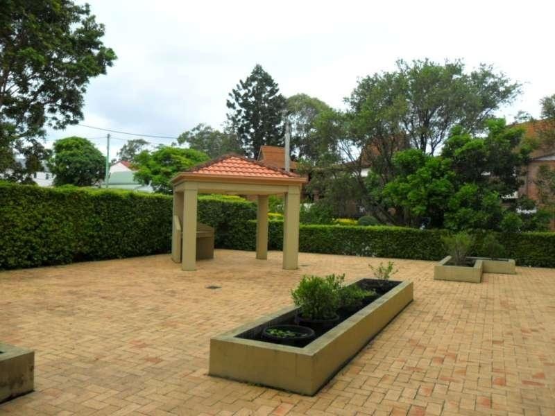 3/25 Chester Terrace, Southport QLD 4215