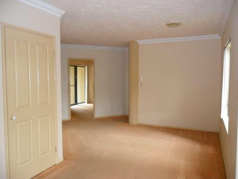 3/25 Chester Terrace, Southport QLD 4215