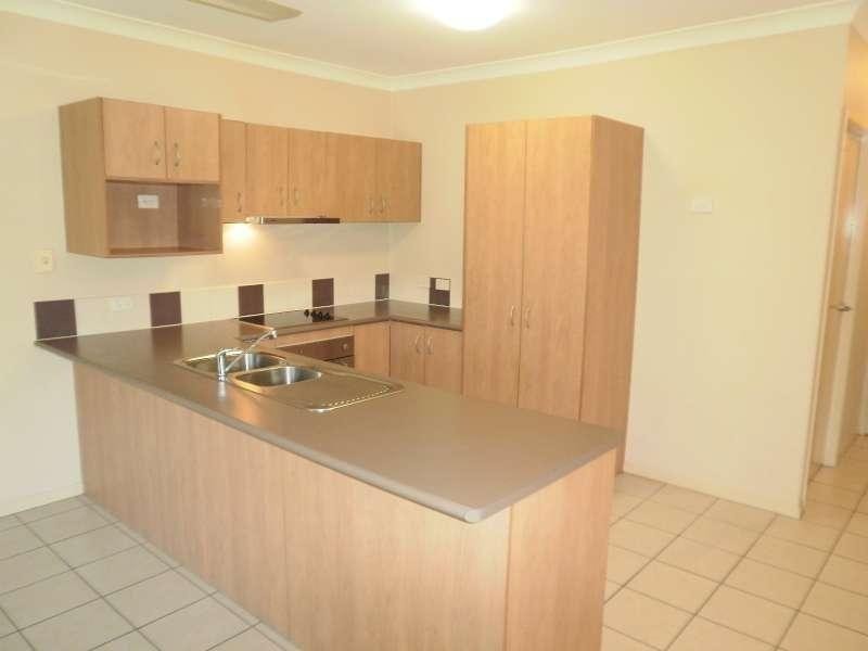 1/2 Pilar Court, Molendinar QLD 4214