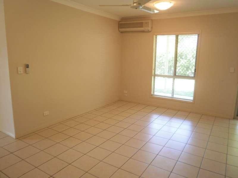 1/2 Pilar Court, Molendinar QLD 4214
