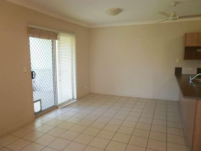 1/2 Pilar Court, Molendinar QLD 4214