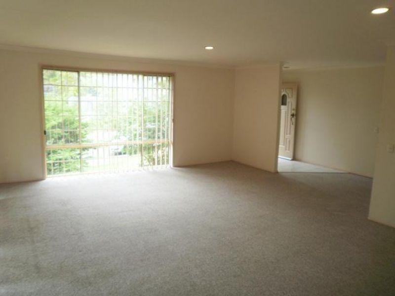 2 Regal Court, Highland Park QLD 4211
