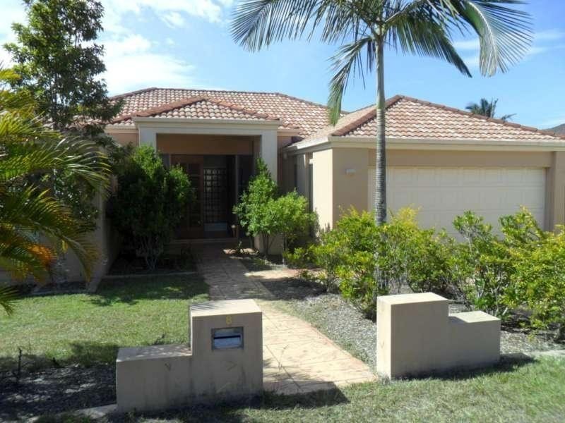 8 Zeller Crescent, Arundel QLD 4214