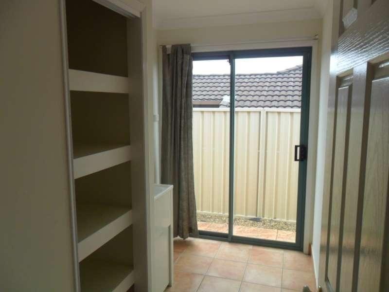 8 Zeller Crescent, Arundel QLD 4214