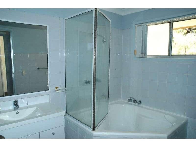 19 Eucalyptus Avenue, Varsity Lakes QLD 4227