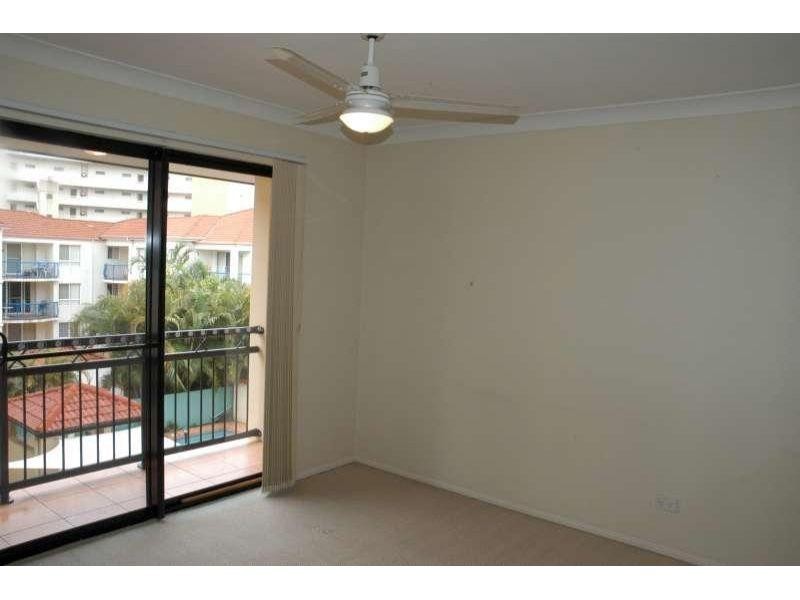 18/5-7 Railway Street, Southport QLD 4215