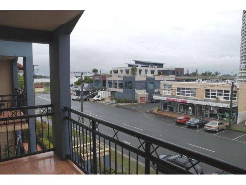 18/5-7 Railway Street, Southport QLD 4215