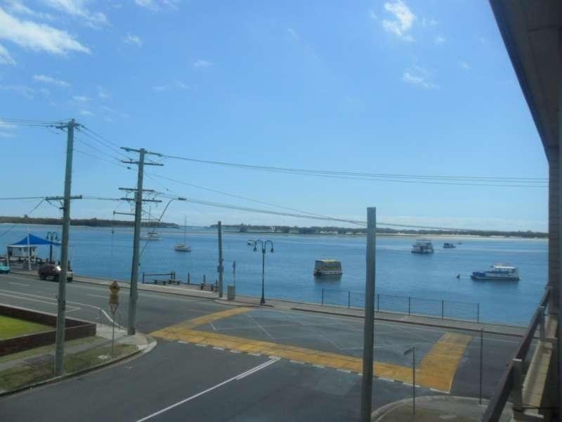 6/290 Marine Parade, Labrador QLD 4215