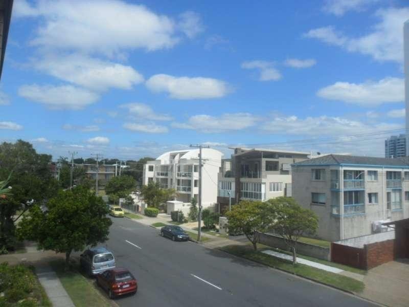 6/290 Marine Parade, Labrador QLD 4215