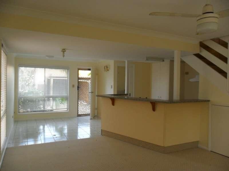 16/81 Olsen Avenue, Labrador QLD 4215