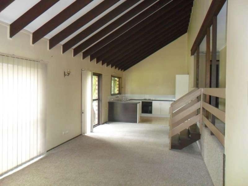 8 Alison Road, Carrara QLD 4211