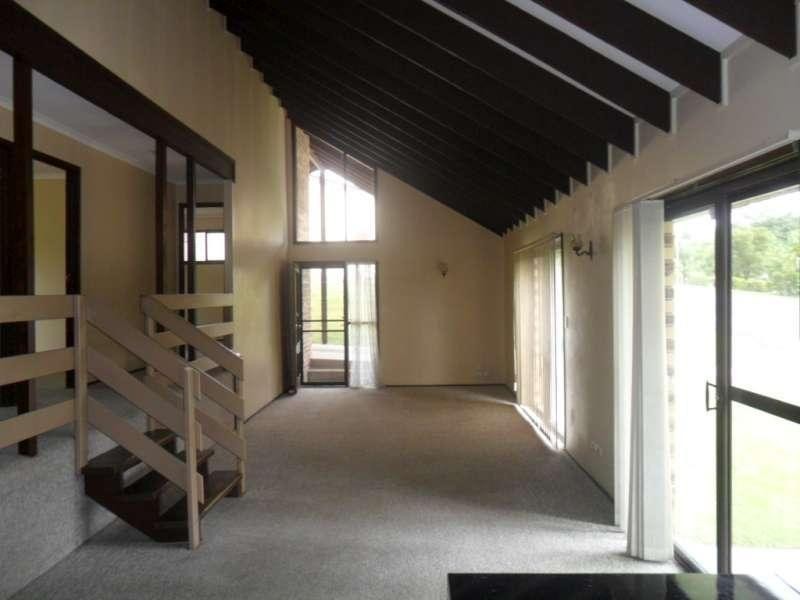 8 Alison Road, Carrara QLD 4211