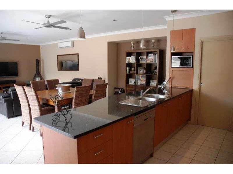 16 Palma Crescent, Varsity Lakes QLD 4227