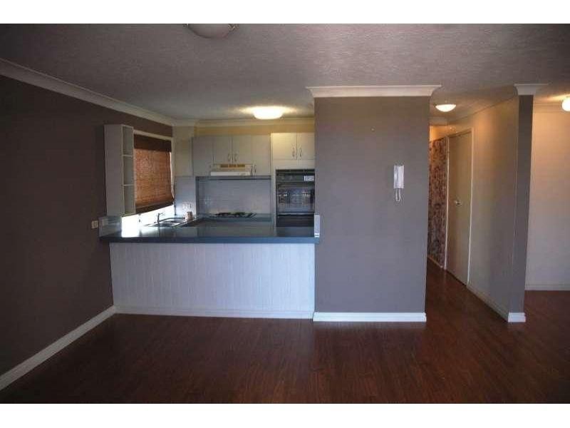 10/111 Frank Street, Labrador QLD 4215