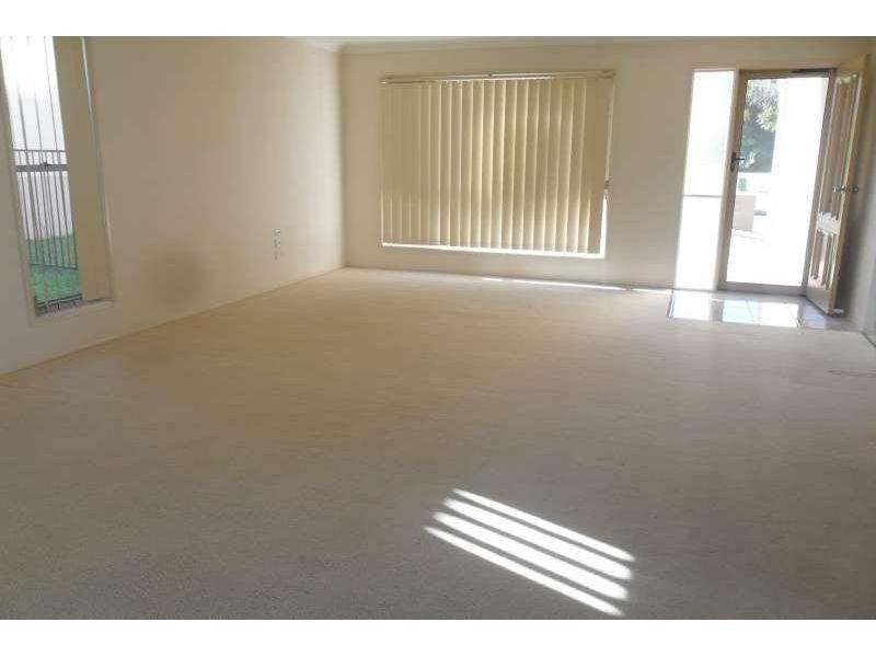 27 Clear River Boulevard, Ashmore QLD 4214