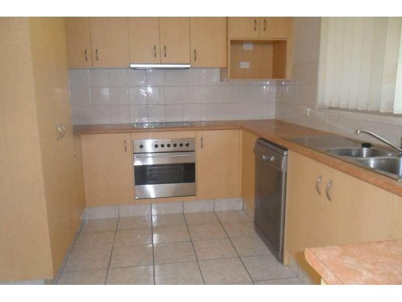 27 Clear River Boulevard, Ashmore QLD 4214