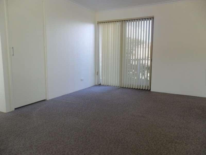 9/25 Imperial Parade, Labrador QLD 4215